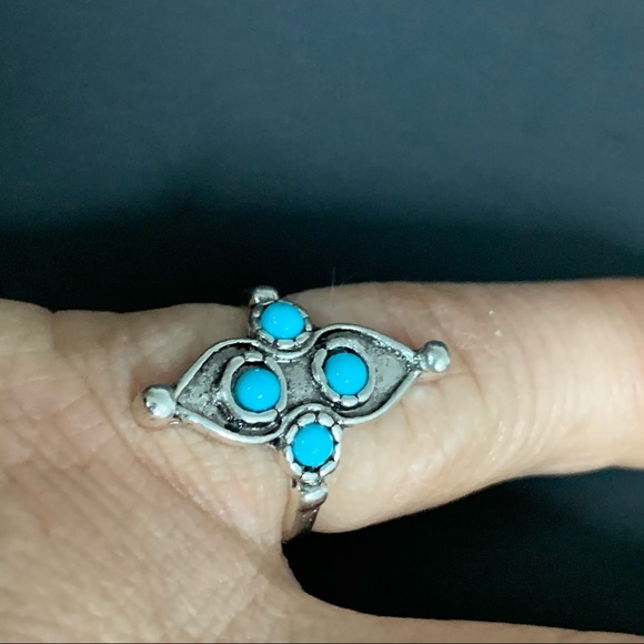 COSTUME Silver Turquoise Ring -Sz 4 - Picture 1 of 4